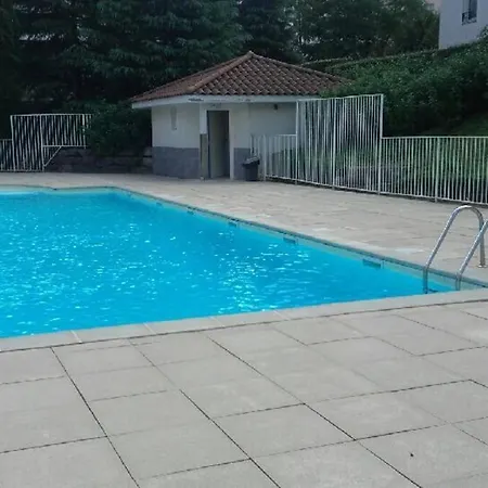 Logement A Tassin Avec Piscine Et Garage Exterior foto